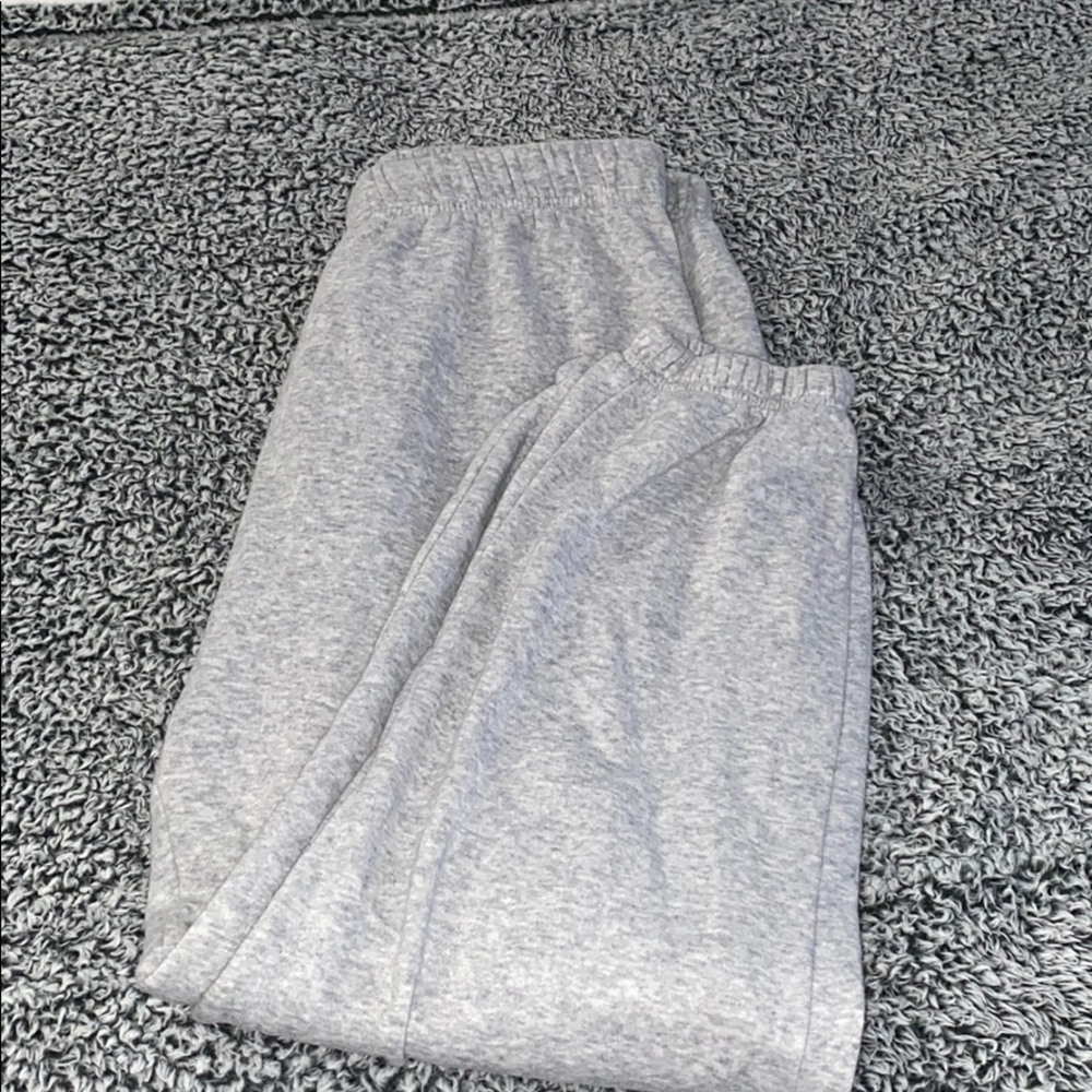 Super comfy sweatpants 🤍